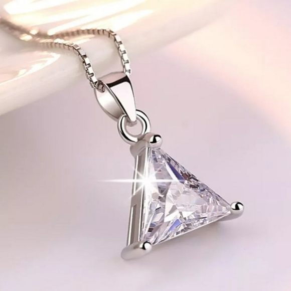 🎀925 Trillion Cut Diamond Necklace - Picture 2 of 6